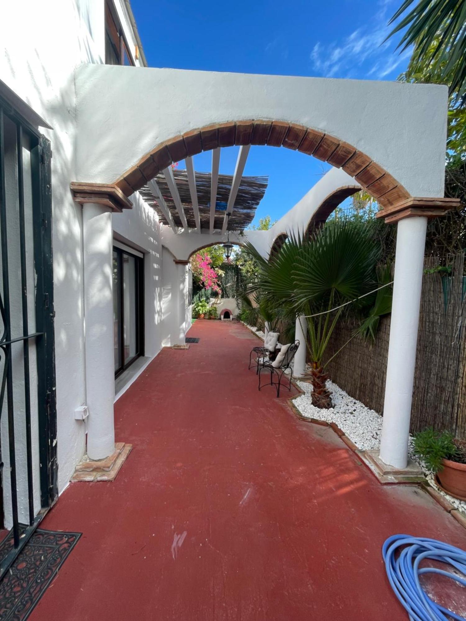 Rumah liburan En La Playa Con Piscina Marbella